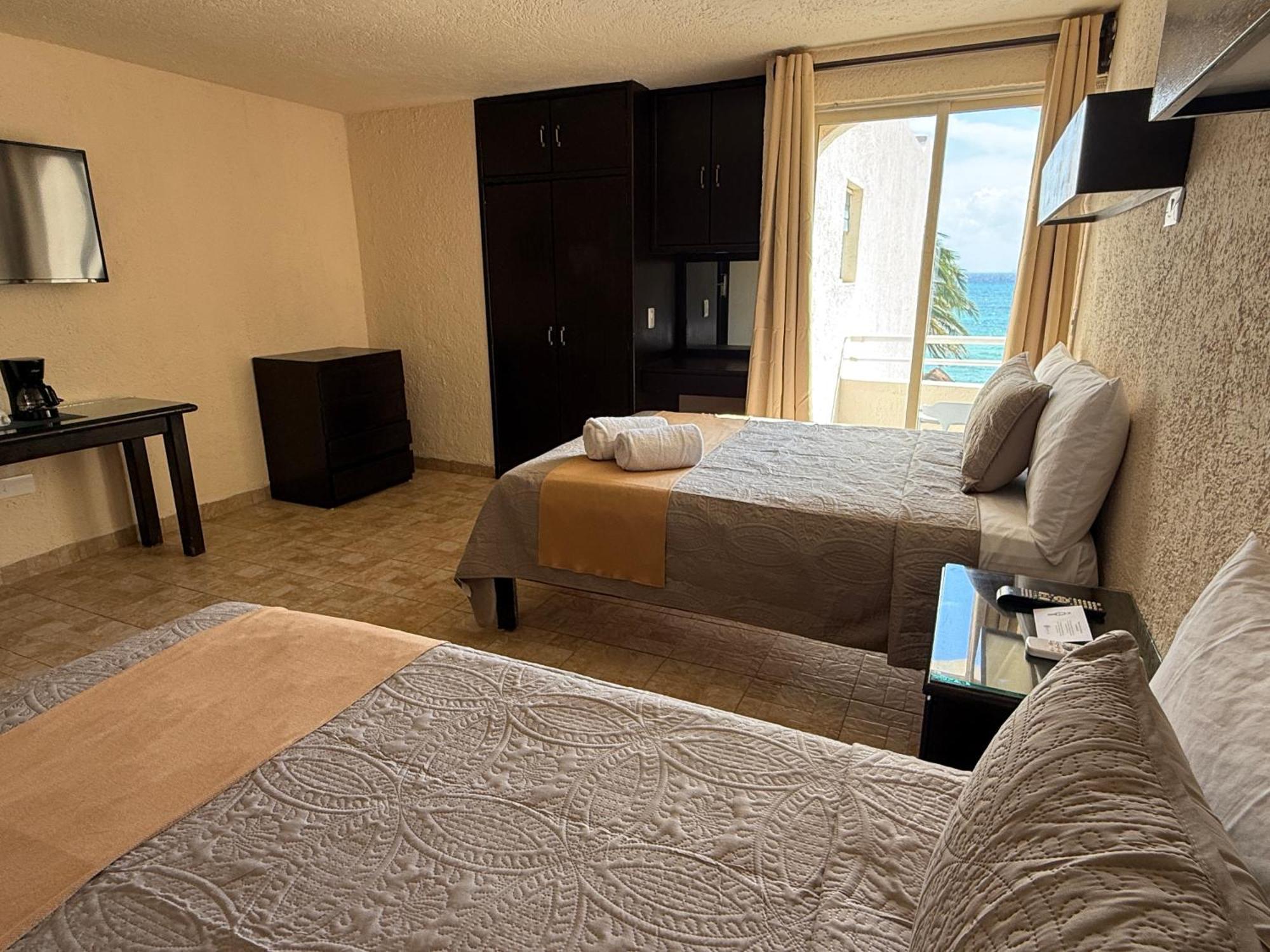Luciana Hotel & Beach Club Playa del Carmen Room photo