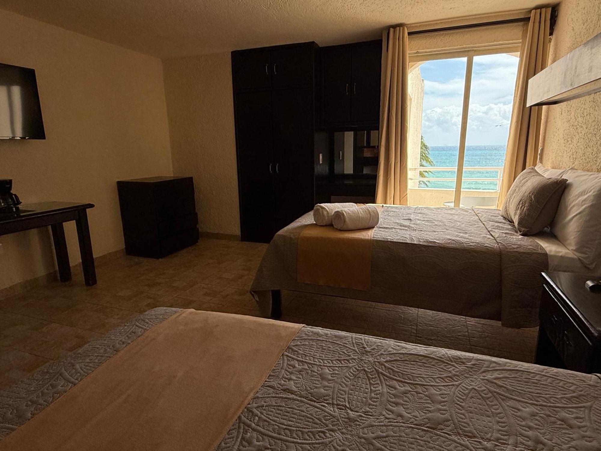 Luciana Hotel & Beach Club Playa del Carmen Room photo