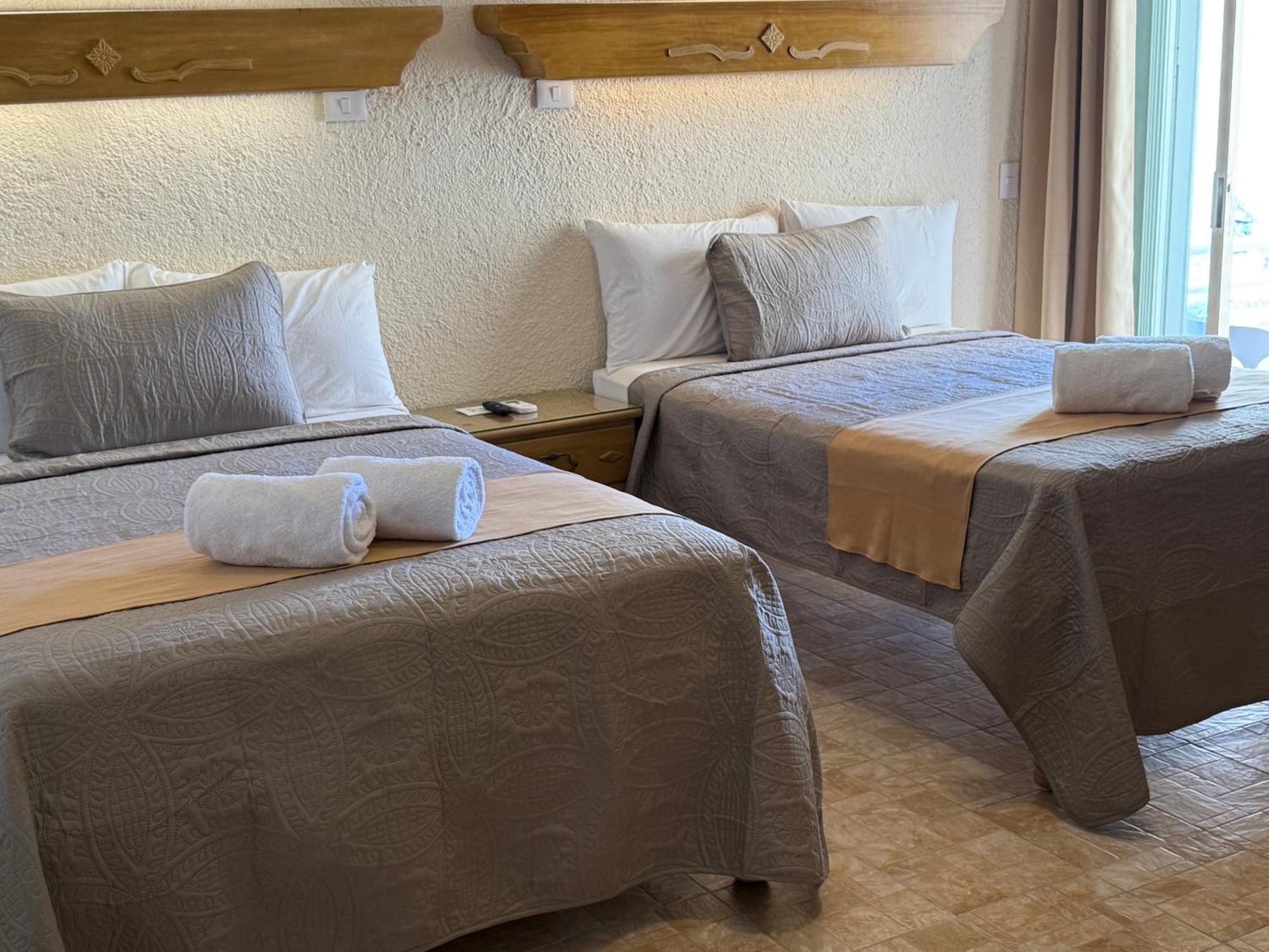 Luciana Hotel & Beach Club Playa del Carmen Room photo