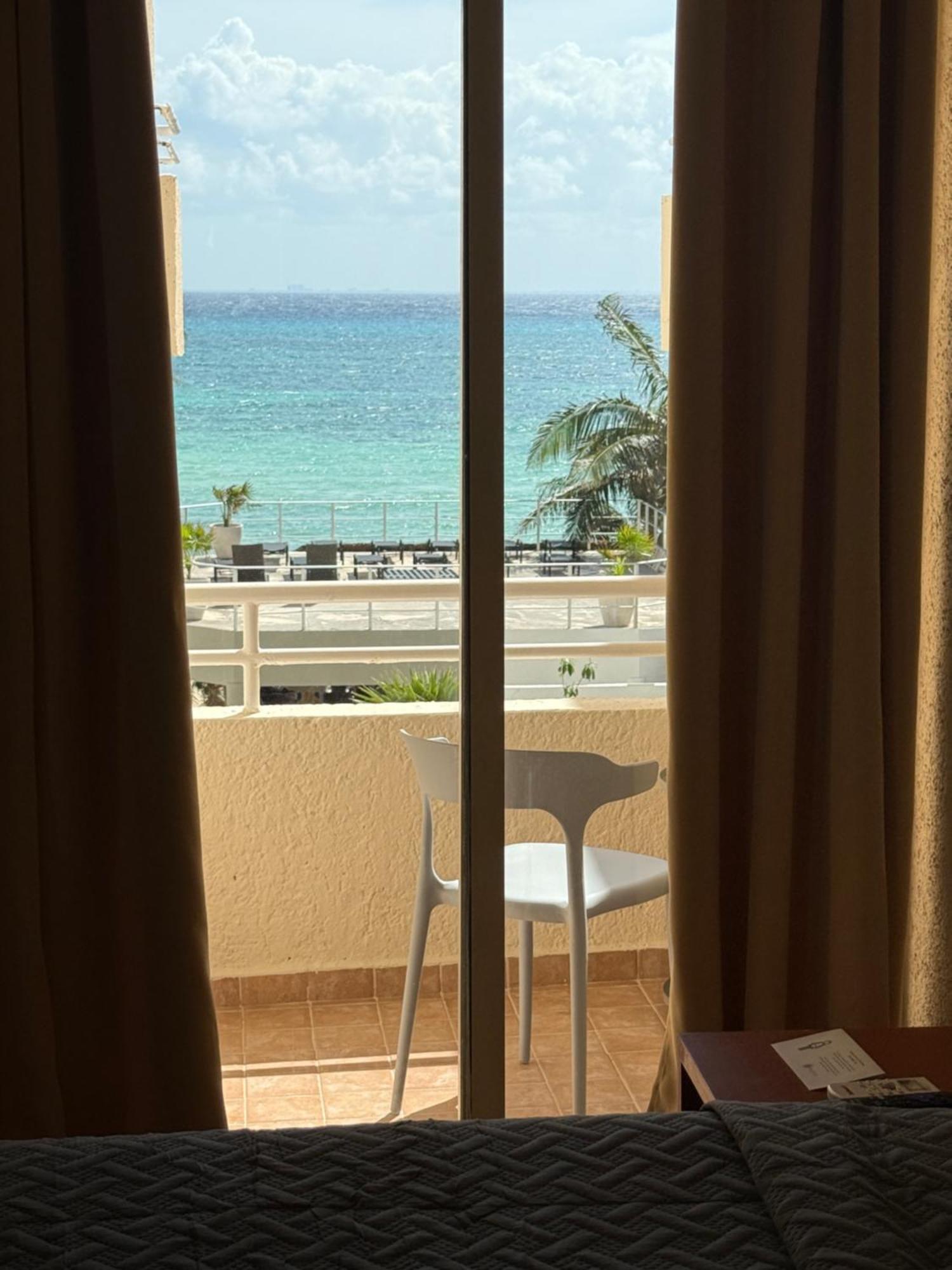 Luciana Hotel & Beach Club Playa del Carmen Room photo